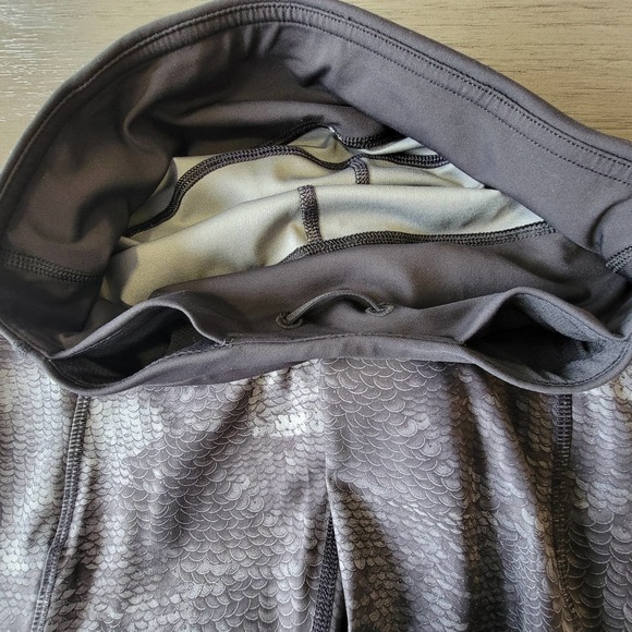 Lululemon Speed Tight II *Full-On‎ Luxtreme Sequin Snake Slate Black Size 4 - Picture 8 of 11